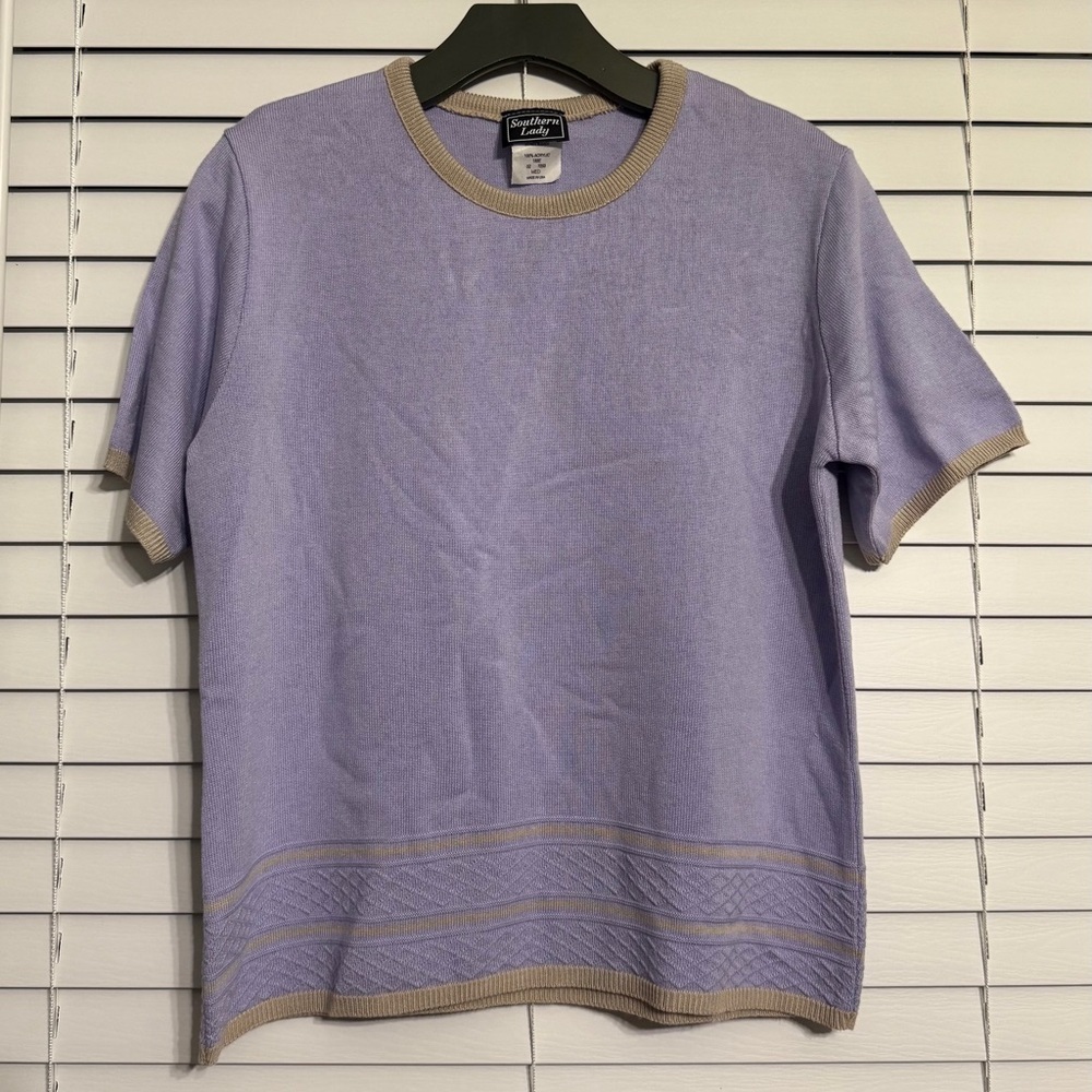 #3) Southern Lady Lavender and Beige Knit Top Medium excellent condition